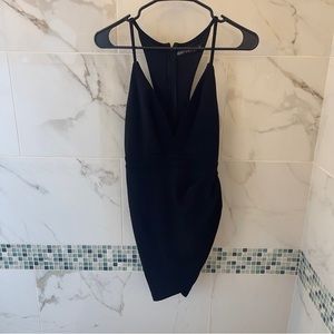 LITTLE BLACK DRESS‎